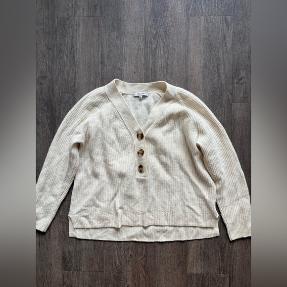 Madewell Sweaters - Madewell Cream V-Neck Sweater Relaxed Fit